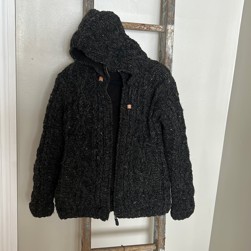 Black/Grey 100% Wool Zipped Sweater w Hood
